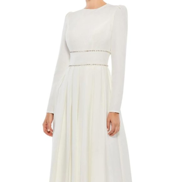 MAC DUGGAL EMPIRE WAIST LONG SLEEVE PLEATED WHITE GOWN sz 4 - Picture 1 of 6